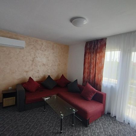 Отель Casa Aura 1 Костинешти Экстерьер фото