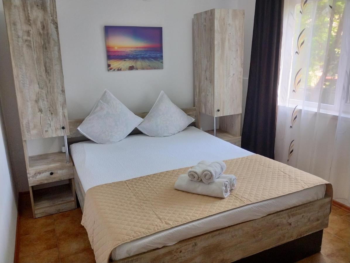 Отель Casa Aura 1 Костинешти Номер фото